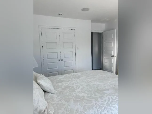 Condo de 2 chambres et une salle de bain thumbnail 3