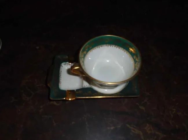 tasse et secoupe cendrier en porcelaine de limoges