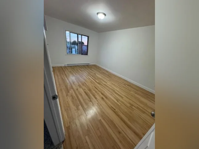 STUNNING 5½ | RENOVATED| SAINT LEONARD | NEXT TO PARK GARIBALDI