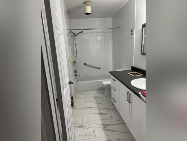 STUNNING 5½ | RENOVATED| SAINT LEONARD | NEXT TO PARK GARIBALDI thumbnail 5