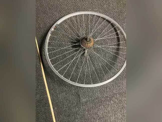 Roue de vélo avec cassette de 7 guires thumbnail 2