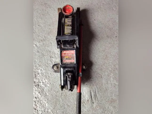 Cric rouleur hydraulique Moto Master