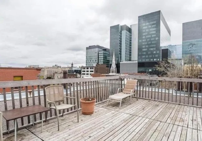 Montreal proche du CHUM et Vieux Port thumbnail 2