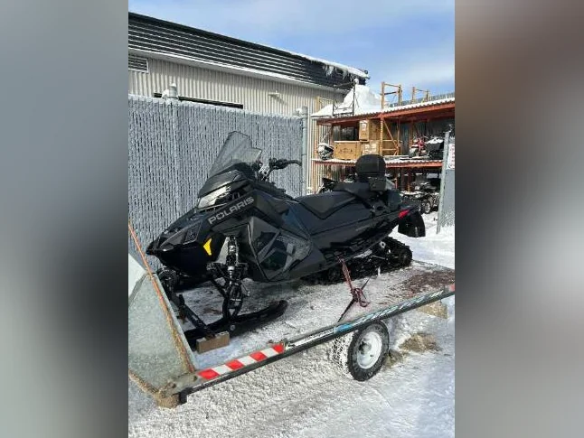 2023 polaris prostar indy aventure X2 S4