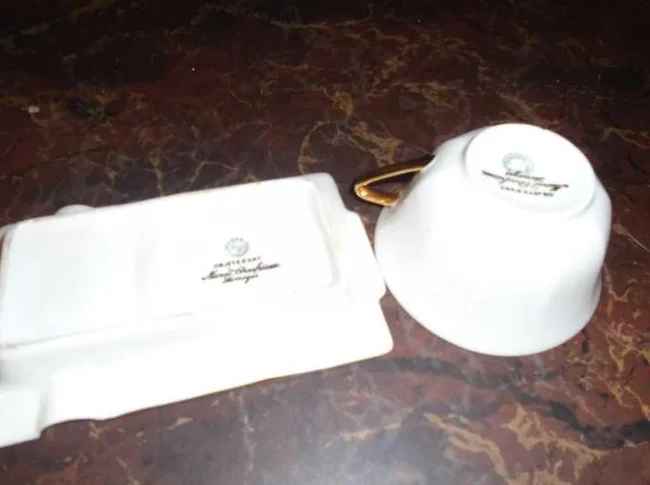 tasse et secoupe cendrier en porcelaine de limoges thumbnail 2