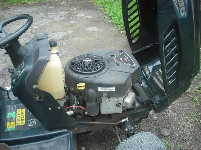 TRACTEUR À Gazon thumbnail 7