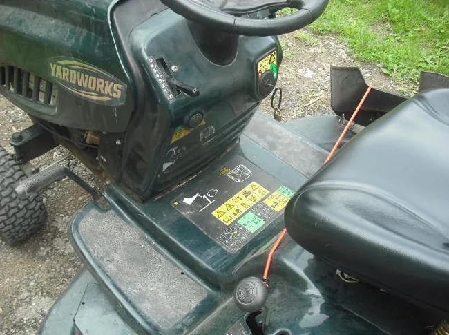 TRACTEUR À Gazon thumbnail 8