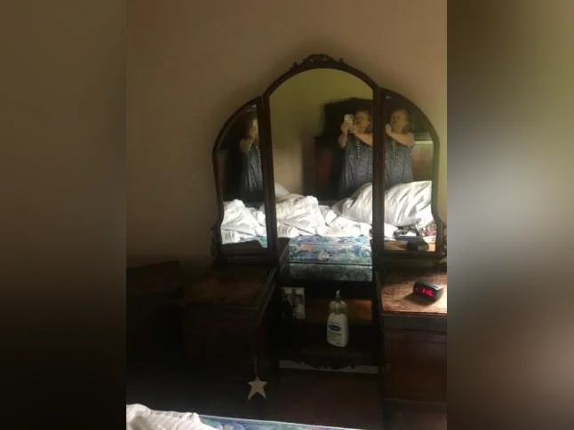 Antique Bedroom sets thumbnail 4