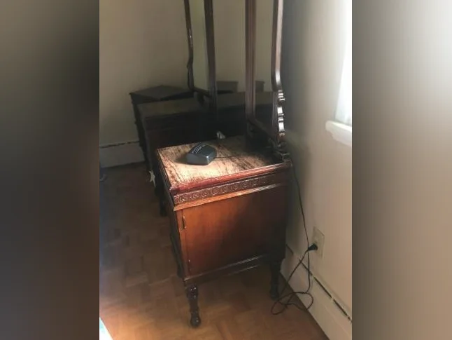 Antique Bedroom sets thumbnail 7
