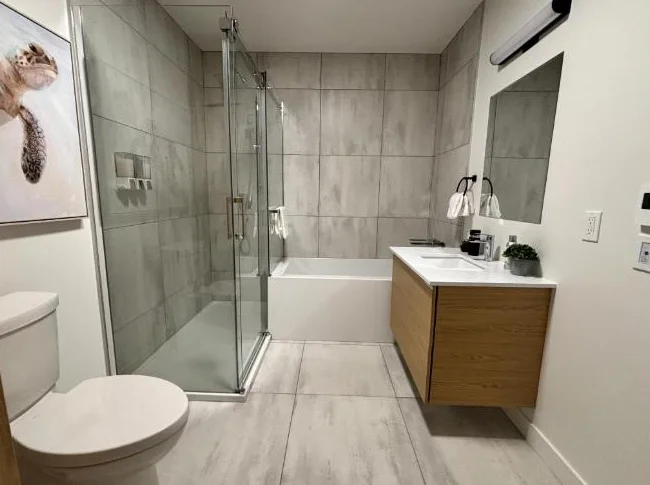 Condo moderne à louer | Gym, ascenseur et stationnement intérieur thumbnail 4