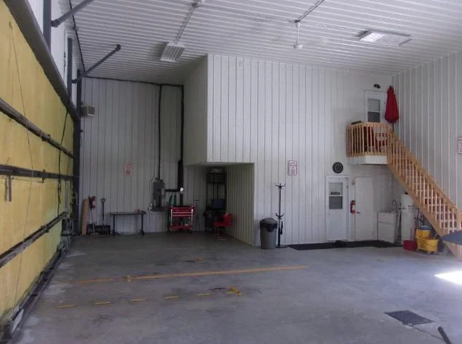 HANGAR D'AVION AEROPORT LACHUTE (CSE4) à Louer (1 des 3 places) / AIRCRAFT HANGAR LACUTE AIRPORT (CSE4) FOR RENT (1 of 3 spaces) thumbnail 3