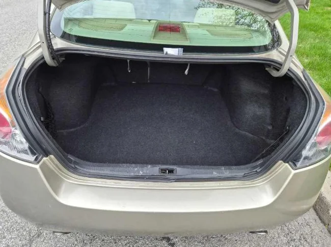Nissan Altima 2009 2.5 S DOHC – 4 portes - 160,000 km - Aucune Rouille thumbnail 10