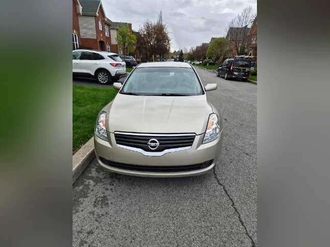 Nissan Altima 2009 2.5 S DOHC – 4 portes - 160,000 km - Aucune Rouille thumbnail 2