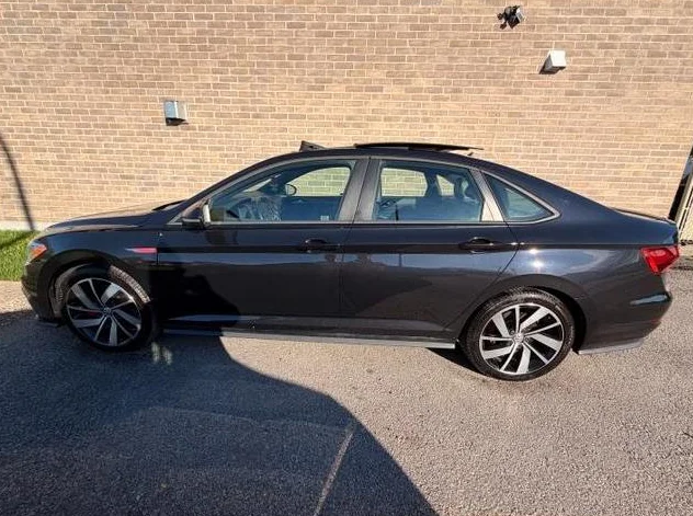 Volkswagen Jetta GLI 2020 Noir – Automatique | Cuir | Toit ouvrant | Audio Beats | 106 000 km