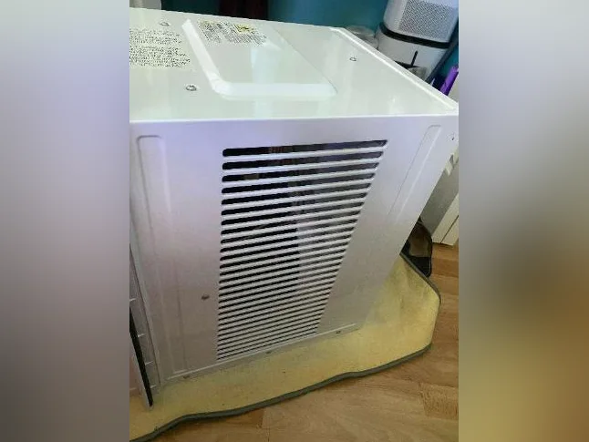 CLIMATISEUR VERTICAL PRESQUE NEUF 2 SEMAINES USURE thumbnail 3