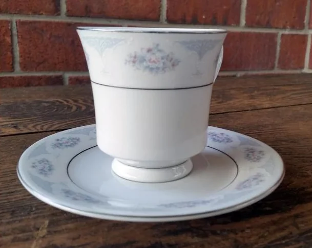 Sept-Îles / Gallix / Vaisselles- Tasse - Assiette - Couvert - Réception. thumbnail 4