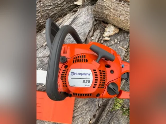 Scie à chaîne husqvarna thumbnail 2
