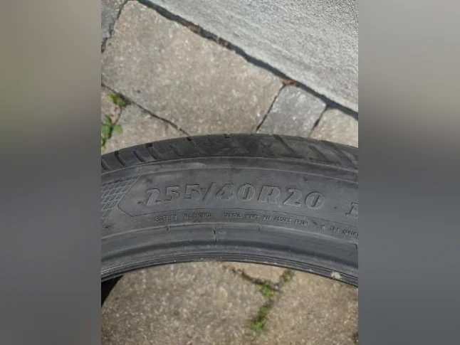 255-40R20x4 pneus été Goodyear Eagle comme neufs. Usure 7.5/32 (Neuf=8/32) thumbnail 7