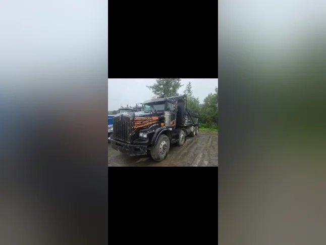A vendre camion 12 roues Kenworth 2004 avec permis région 01