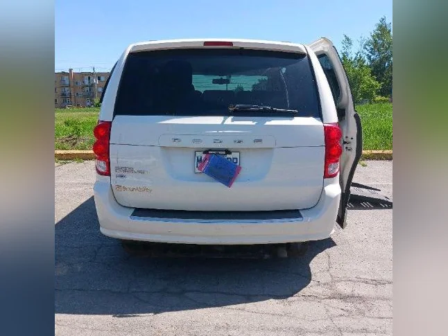 2013 Dodge Grand Caravan minifourgonette adapte pour fauteuil roulant thumbnail 4