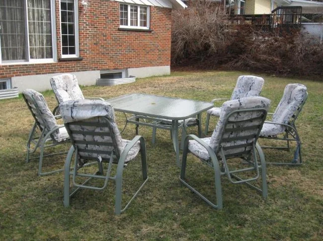 Ensemble de patio - Chaises et tables thumbnail 2