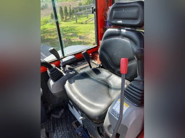 Excavatrice U35 kubota thumbnail 4