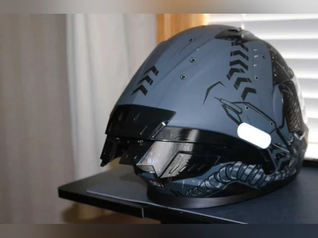 2 casques de moto thumbnail 5