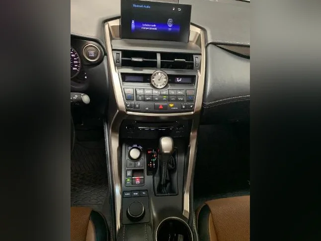 Lexus NX 200t thumbnail 6