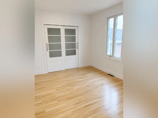 Lumineux 5 1/2 fraîchement rénové | rez-de-chaussée triplex | Charlesbourg thumbnail 6