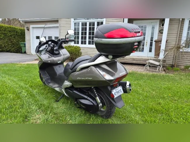 Moto Honda Silverwing 2005 FSC 600cc thumbnail 3