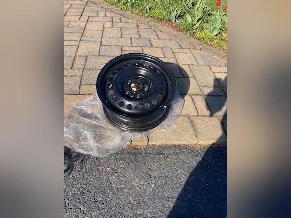 Quatre jantes de 16" RVR d'origine