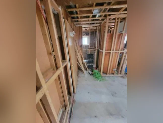 Handyman/Homme a tout faire -- Demolition - Renovation et Ramassage Ces simple ont fait tous !!! thumbnail 3