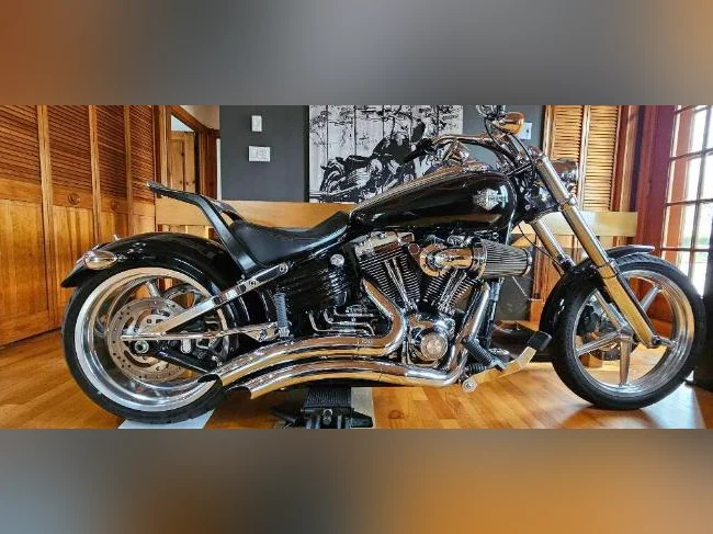 Harley Davidson Softail Rocker C 2009 thumbnail 5