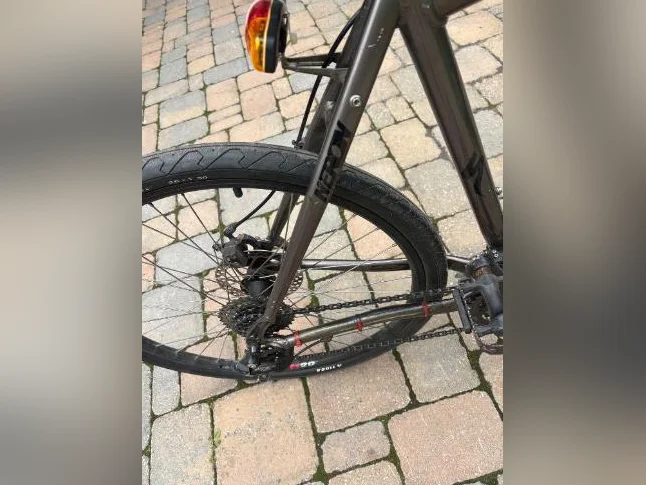 Vélo de route hardrock Specializer sport 24 vitesses thumbnail 6