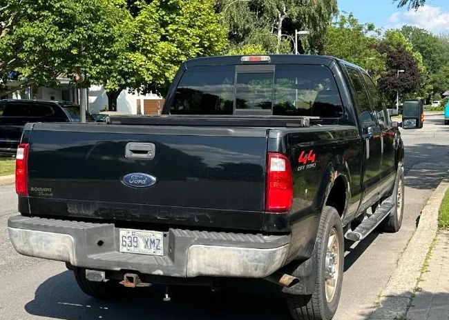 FORD 350 XLT TRUE CAB TRÈS BIEN ENTRETENU thumbnail 4