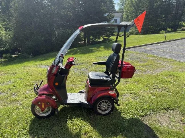 À vendre – Quadriporteur ET4 LF avec toit thumbnail 2