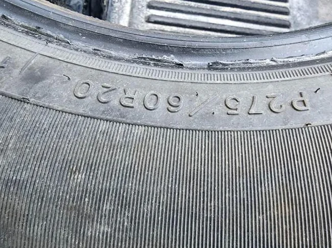 3 pneus d’été 275/60R20 Goodyear Wrangler, 150$ pour les 3 pneus thumbnail 5