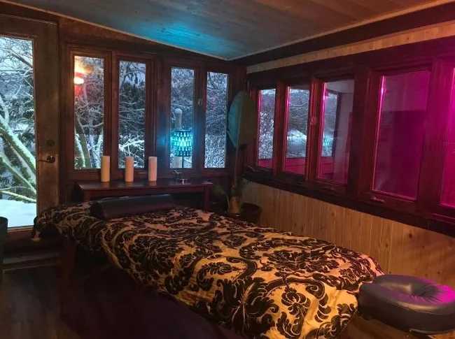 Massage DEHOR a mon petite Chalet Wakefield thumbnail 7