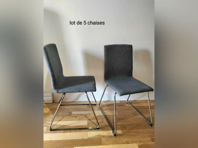 Vend table extensible IKEA excellent état avec 5 chaises confortables thumbnail 2