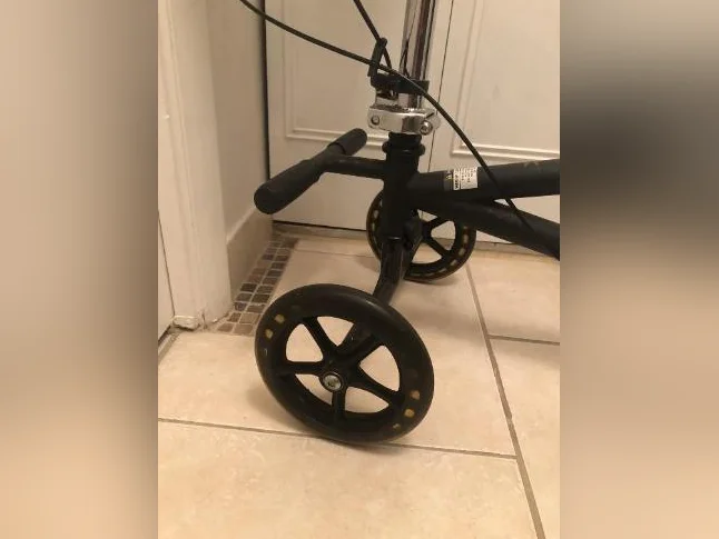 Trottinette, scooter, de marque Gemini, pour genou ou jambe. # 30188 thumbnail 3