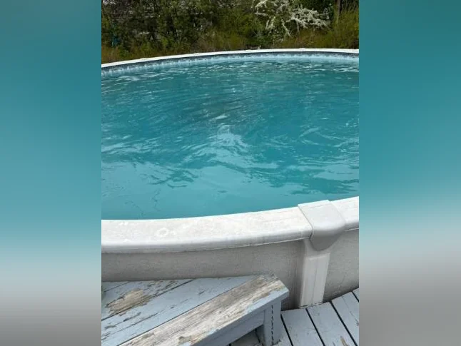 Piscine 24 pieds, 48 po hauteur, à vendre