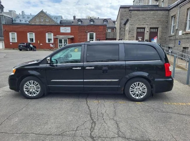 Chrysler Town & Country LIMITED 2012 (Toute équipée) thumbnail 5