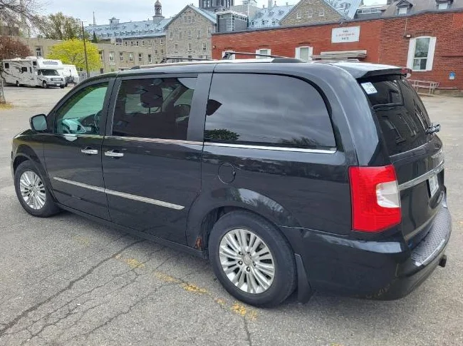 Chrysler Town & Country LIMITED 2012 (Toute équipée) thumbnail 4