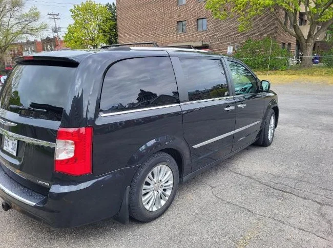 Chrysler Town & Country LIMITED 2012 (Toute équipée) thumbnail 3