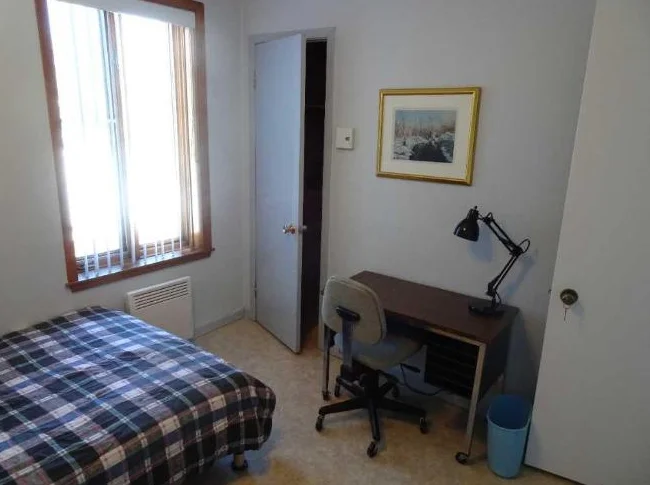 Chambre à l'étage avec évier thumbnail 5