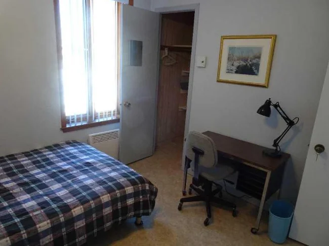 Chambre à l'étage avec évier thumbnail 6