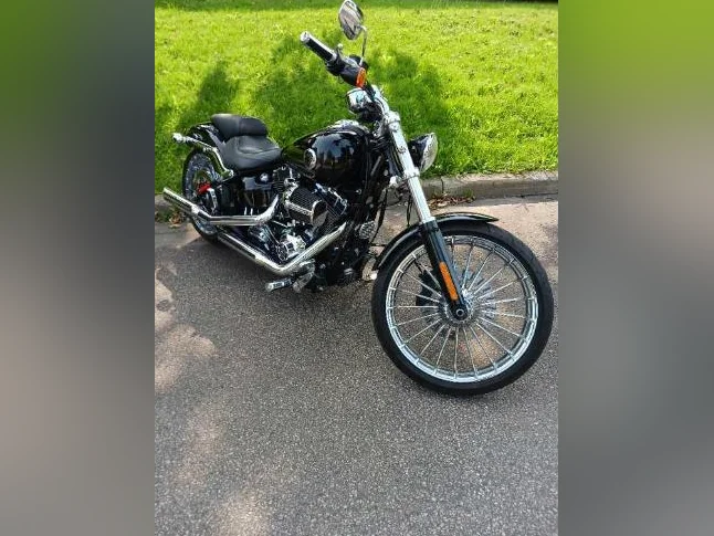 Harley Daivdson Softail Breakout 2016 thumbnail 2