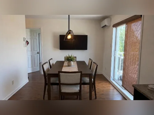 CONTRECOEUR - 4 1/2 récent et lumineux au troisième étage d'un triplex tranquille thumbnail 7