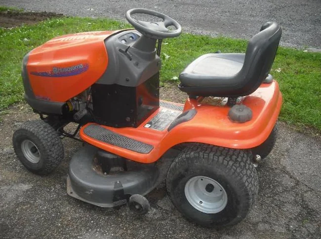 TRACTEUR À GAZON thumbnail 3