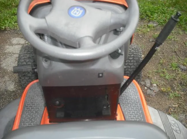 TRACTEUR À GAZON thumbnail 6